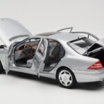 Mercedes S600 W220 Hõbedane Metallic Norev 1:18 - image 5 of 8