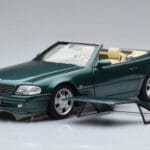 Mercedes SL500 R129 Roheline Metallic Norev 1:18 183753 Metall - image 3 of 8