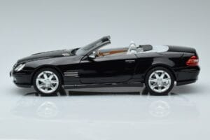 Mercedes SL500 R230 Must Norev 1:18 183840 Metall - pilt 4/8