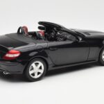 Mercedes SLK R171 Obsidian Must Metallic Minichamps 1:18 - image 4 of 9