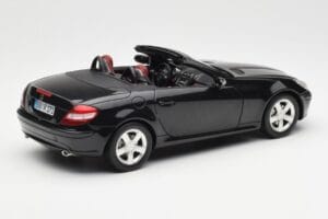 Mercedes SLK R171 Obsidian Must Metallic Minichamps 1:18 B66962319 Metall - pilt 4/9