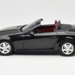 Mercedes SLK R171 Obsidian Must Metallic Minichamps 1:18 - image 5 of 9