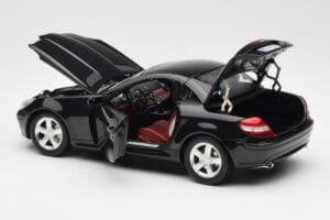 Mercedes SLK R171 Obsidian Must Metallic Minichamps 1:18 B66962319 Metall - pilt 6/9