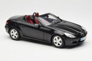 Mercedes SLK R171 Obsidian Must Metallic Minichamps 1:18 B66962319 Metall - pilt 7/9