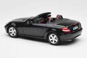 Mercedes SLK R171 Obsidian Must Metallic Minichamps 1:18 B66962319 Metall - pilt 8/9