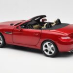 Mercedes SLK R172 Designo Zircon Punane Minichamps 1:18 - image 7 of 8