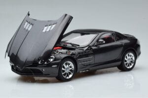 Mercedes SLR McLaren Must CMC 1:18 M-045F Metall - pilt 2/10