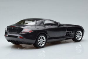 Mercedes SLR McLaren Must CMC 1:18 M-045F Metall - pilt 3/10