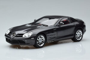 Mercedes SLR McLaren Must CMC 1:18