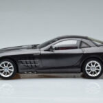 Mercedes SLR McLaren Must CMC 1:18 - image 5 of 10