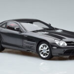 Mercedes SLR McLaren Must CMC 1:18 - image 6 of 10
