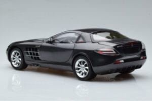 Mercedes SLR McLaren Must CMC 1:18 M-045F Metall - pilt 7/10