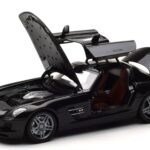 Mercedes SLS AMG Obsidian Must Metallik Minichamps 1:18 - image 2 of 7