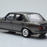 Mercedes W123 AMG 280 Hall Otto 1:18 - image 5 of 6