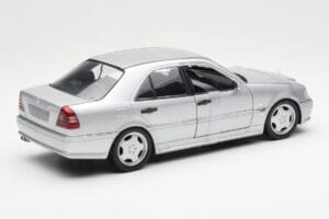 Mercedes C36 AMG W202 Hõbedane UT Models 1:18 180035000 Metall - pilt 2/6