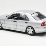 Mercedes C36 AMG W202 Hõbedane UT Models 1:18 - image 5 of 6