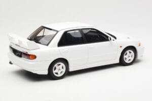 Mitsubishi Lancer Evo III Scotia Valge Otto 1:18 OT1065 Vaik - pilt 2/6