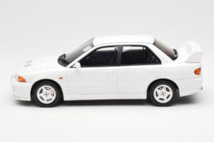Mitsubishi Lancer Evo III Scotia Valge Otto 1:18 OT1065 Vaik - pilt 3/6