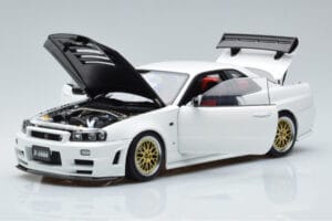 Nissan Skyline GT-R R34 Nismo Z-Tune Valge MotorHelix 1:18 M83407 Metall - pilt 2/11