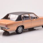 Opel Diplomat B Beež Metallik MCG 1:18 - image 2 of 6