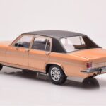 Opel Diplomat B Beež Metallik MCG 1:18 - image 5 of 6