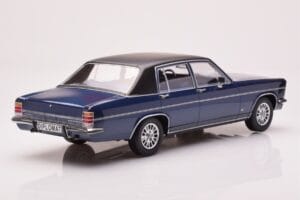 Opel Diplomat B Tumesinine Metallik MCG 1:18 MCG18336 Metall - pilt 2/6