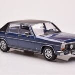 Opel Diplomat B Tumesinine Metallik MCG 1:18 - image 4 of 6