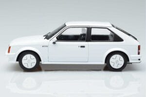 Opel Kadett D GTE Valge MCG 1:18 MCG18268 Metall - pilt 3/6