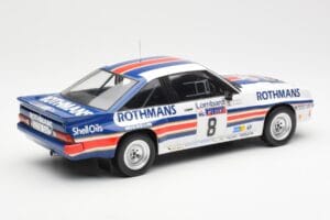 Opel Manta 400 Rothmans #8 J. McRae / I. Grindrod Lombard RAC Rally 1983 IXO 1:18 18RMC038A Metall - pilt 2/6