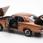 Opel Manta A Pronks Metallic Norev 1:18 - image 5 of 8