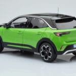 Opel Mokka-e GS Line Matcha Roheline Otto 1:18 - image 4 of 5