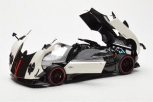 Pagani Zonda Cinque Roadster Valge Benny Almost Real 1:18 850611001 Metall - pilt 2/8