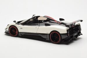 Pagani Zonda Cinque Roadster Valge Benny Almost Real 1:18 850611001 Metall - pilt 7/8