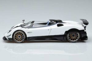 Pagani Zonda HP Barchetta Carbon Fiber Valge LCD 1:18 LCD18009-WH Metall - pilt 5/9
