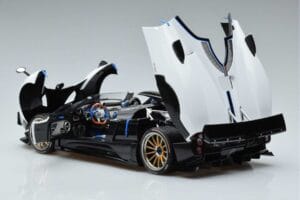 Pagani Zonda HP Barchetta Carbon Fiber Valge LCD 1:18 LCD18009-WH Metall - pilt 7/9
