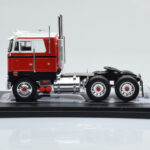 Peterbilt 352 Pacemaker Punane Valge IXO 1:43 - image 2 of 4