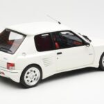 Peugeot 205 Dimma Valge Otto 1:18 - image 2 of 6