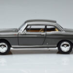 Peugeot 404 Coupe Graphite Hall Norev 1:18 - image 4 of 7