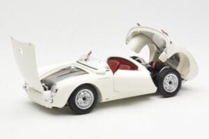 Porsche 550 Spyder 70 Aastat Edition Valge Schuco 1:18 450033300 Metall - pilt 2/8