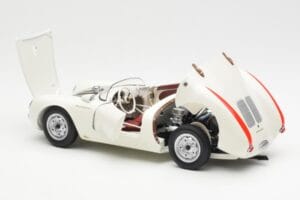 Porsche 550 Spyder 70 Aastat Edition Valge Schuco 1:18 450033300 Metall - pilt 5/8
