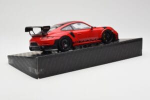 Porsche 911 GT2 RS 991 MR Manthey Racing Nordschleife Record Minichamps 1:18 MR-911-GT2RS-1803 Metall - pilt 3/6
