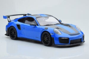 Porsche 911 GT2 RS 991.2 Weissach Package Sinine Mustad Magneesiumveljed Minichamps 1:18 153068316 Metall - pilt 4/6