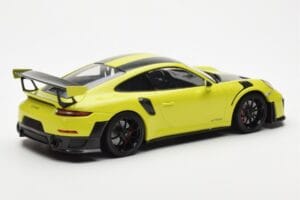 Porsche 911 991.2 GT2 RS Heleroheline Mustade Magneesiumvelgedega Minichamps 1:18 155068300 Metall - pilt 2/6