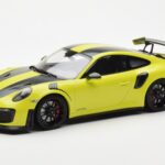 Porsche 911 991.2 GT2 RS Heleroheline Mustade Magneesiumvelgedega Minichamps 1:18