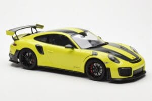 Porsche 911 991.2 GT2 RS Heleroheline Mustade Magneesiumvelgedega Minichamps 1:18 155068300 Metall - pilt 4/6