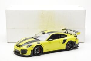 Porsche 911 991.2 GT2 RS Heleroheline Mustade Magneesiumvelgedega Minichamps 1:18 155068300 Metall - pilt 6/6