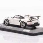 Porsche 911 991.2 GT2 RS Valge Minichamps 1:43 - image 3 of 4