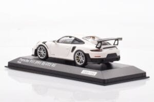 Porsche 911 991.2 GT2 RS Valge Minichamps 1:43 CA04318004 Metall - pilt 3/4