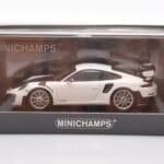 Porsche 911 991.2 GT2 RS Valge Minichamps 1:43 - image 4 of 4