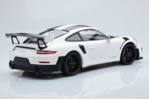 Porsche 911 GT2 RS 991.2 Weissach Package Valge Mustad Magneesiumveljed Minichamps 1:18 153068309 Metall - pilt 2/6